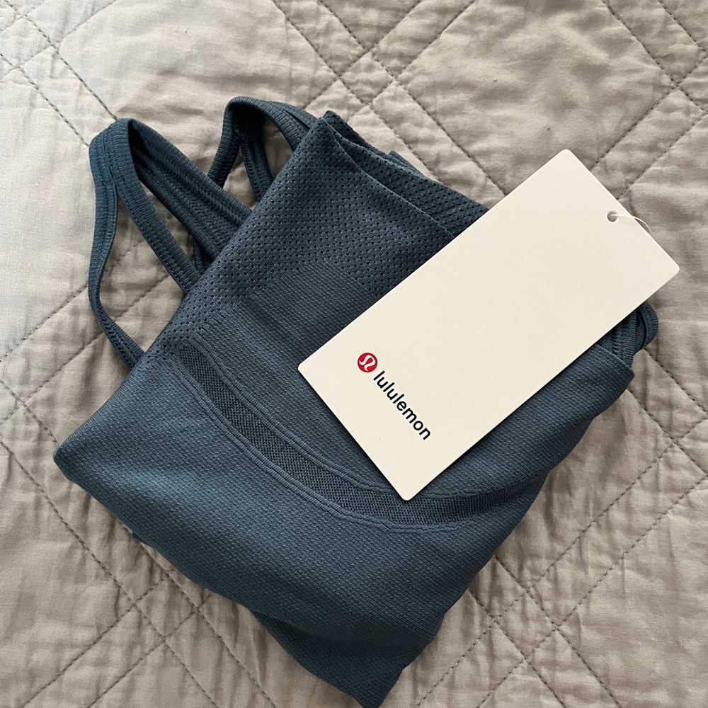 BNWT LULULEMON SWIFTLY TANK STRAPPY